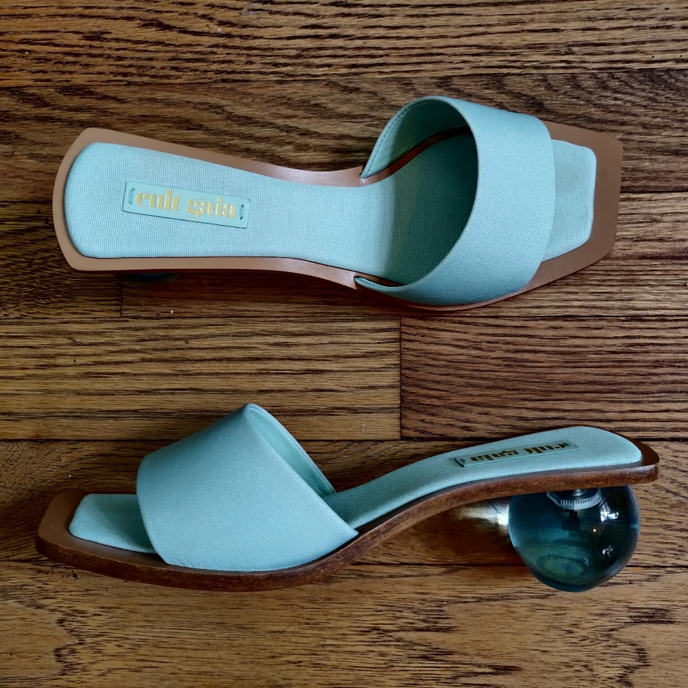 Gorgeous Cult Gaia slides with jewel acrylic heel!